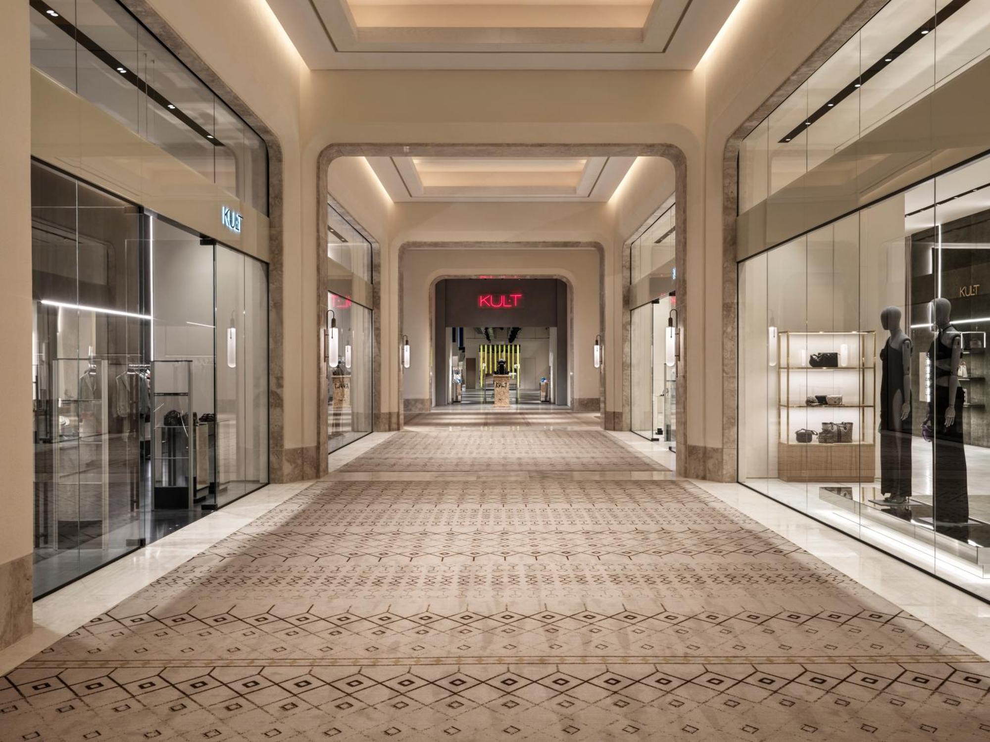 City Of Dreams Mediterranean - Integrated Resort, Casino & Entertainment Limassol Kültér fotó The interior of the shopping mall