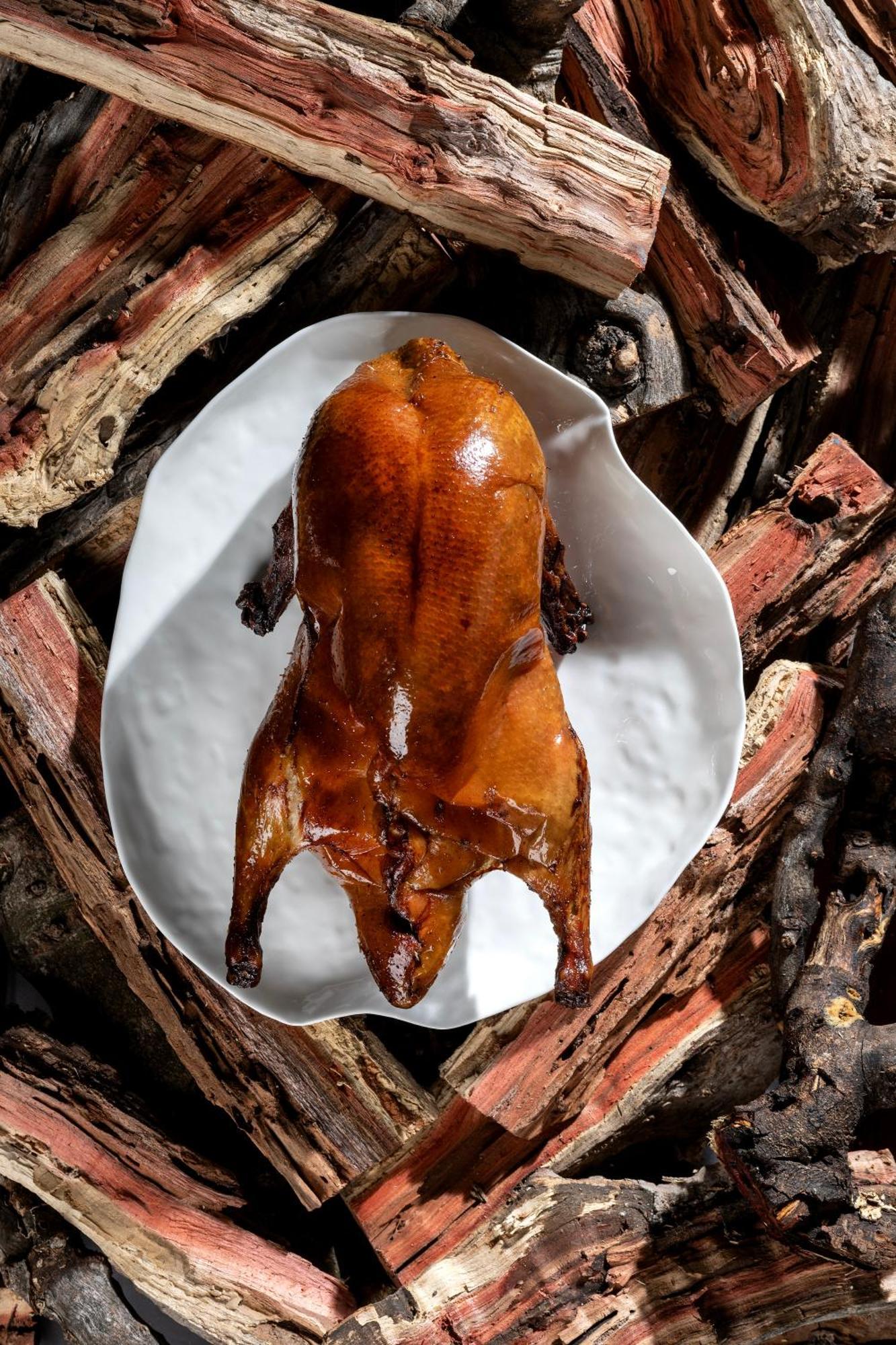 City Of Dreams Mediterranean - Integrated Resort, Casino & Entertainment Limassol Kültér fotó A whole Peking duck