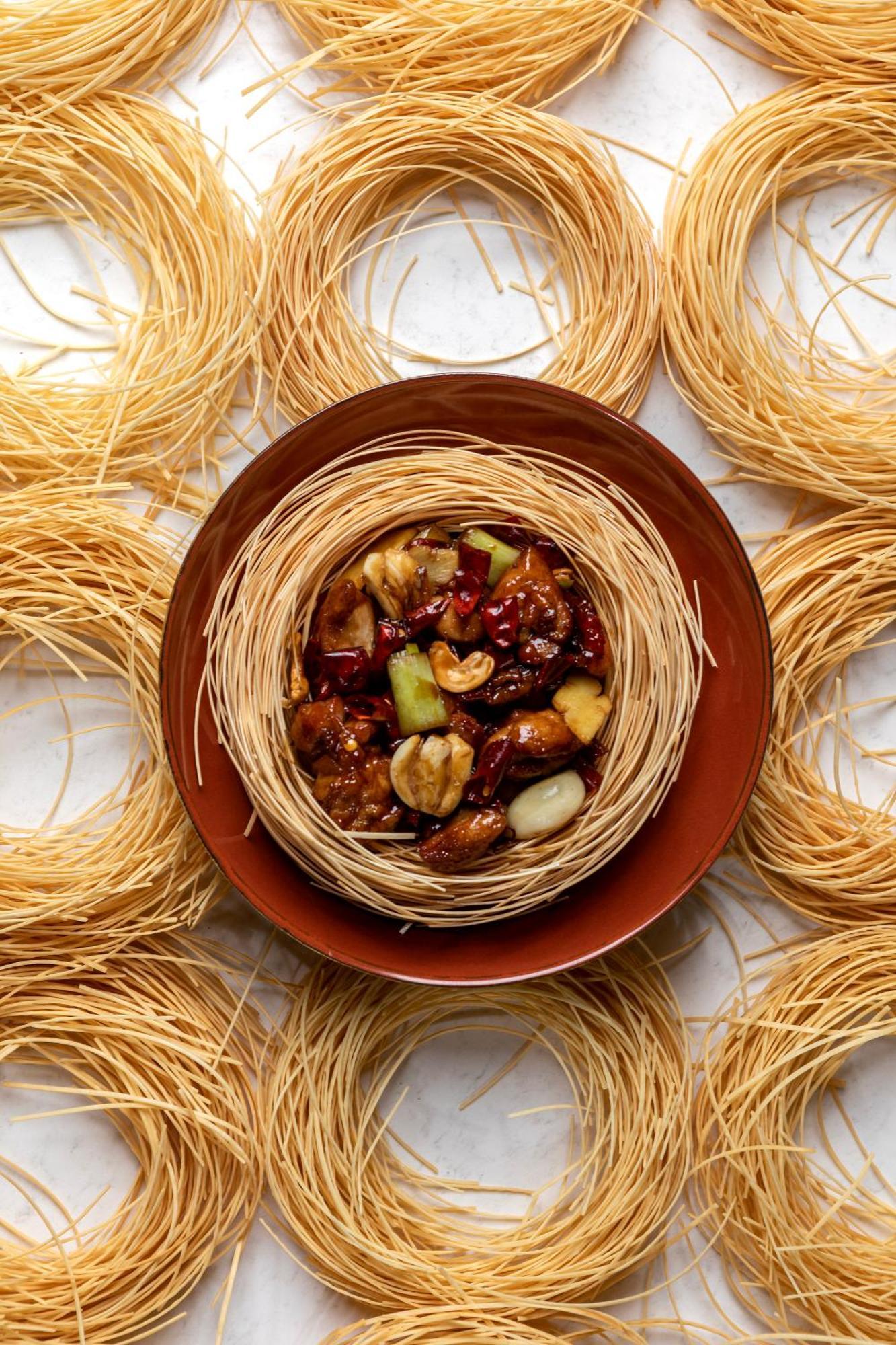 City Of Dreams Mediterranean - Integrated Resort, Casino & Entertainment Limassol Kültér fotó A bowl of dry bee hoon