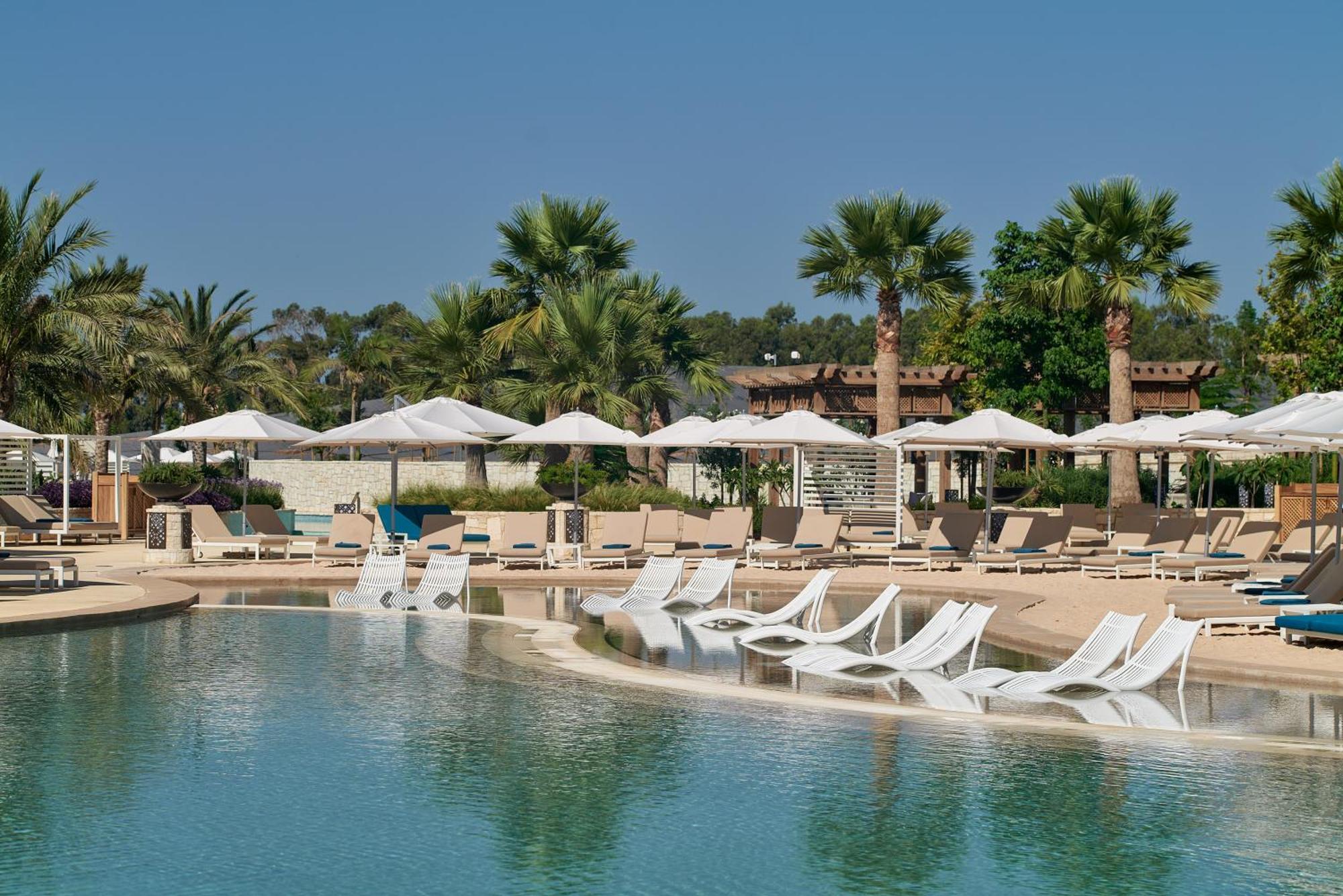 City Of Dreams Mediterranean - Integrated Resort, Casino & Entertainment Limassol Kültér fotó The swimming pool at the resort