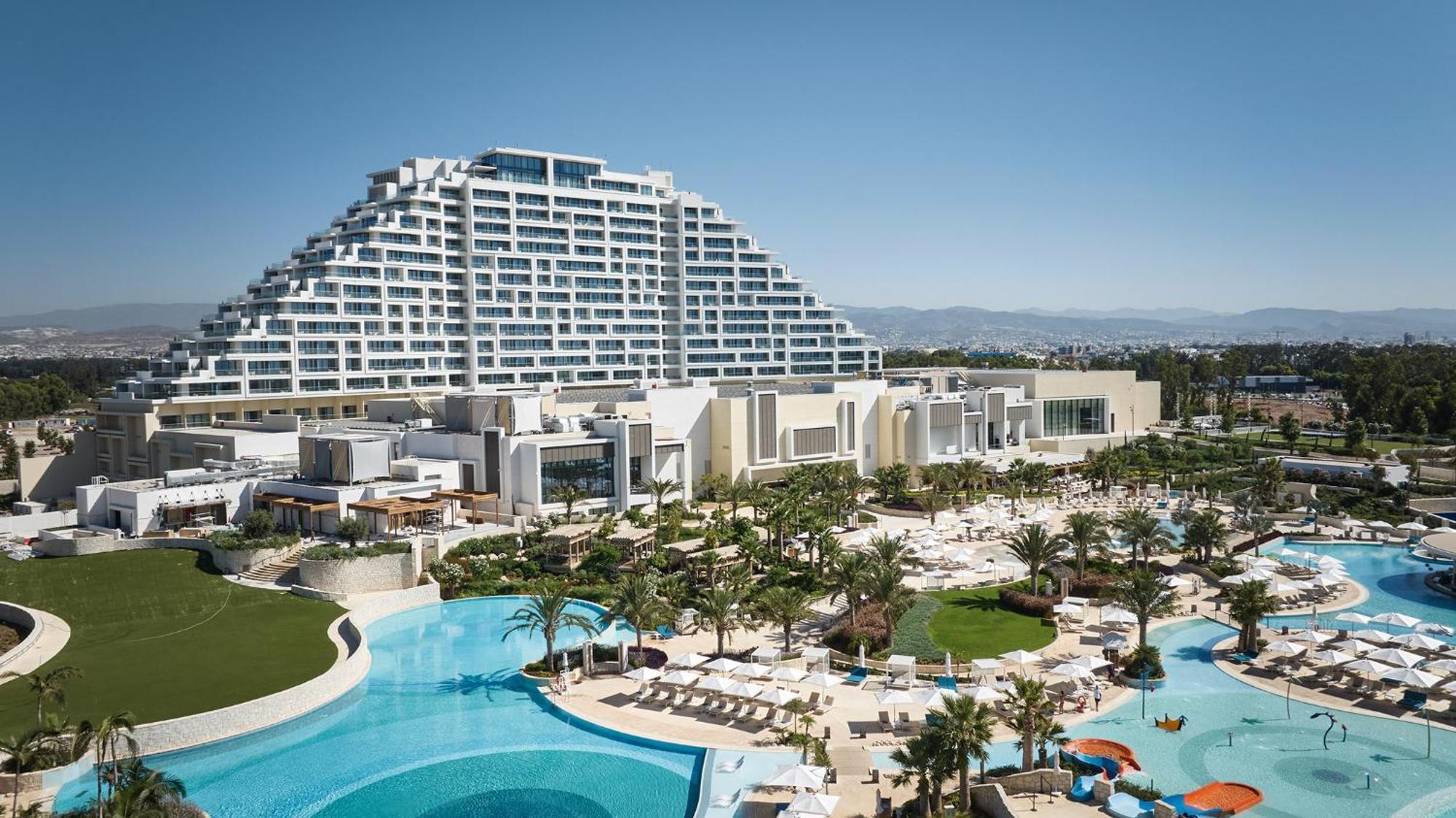 City Of Dreams Mediterranean - Integrated Resort, Casino & Entertainment Limassol Kültér fotó The Atlantis Resort