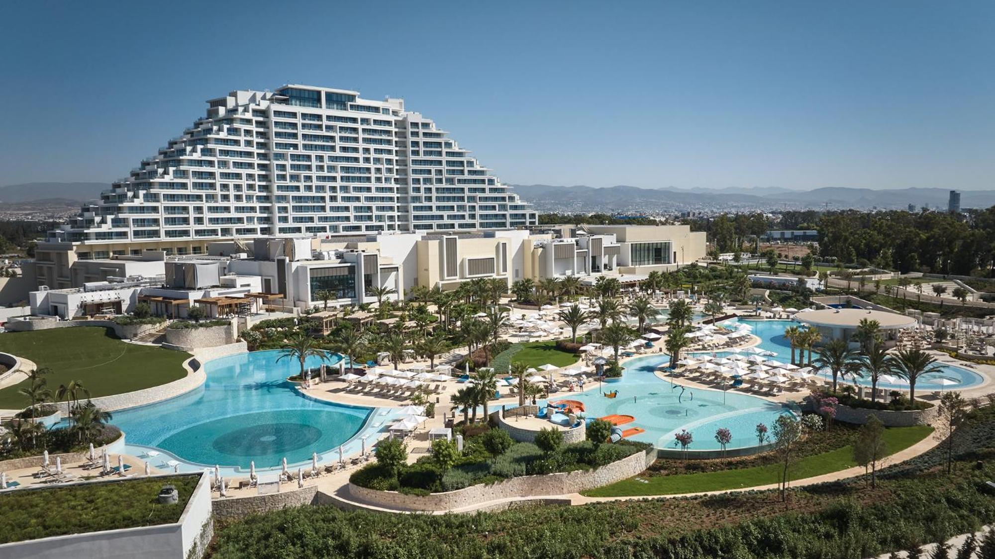 City Of Dreams Mediterranean - Integrated Resort, Casino & Entertainment Limassol Kültér fotó The Atlantis Resort