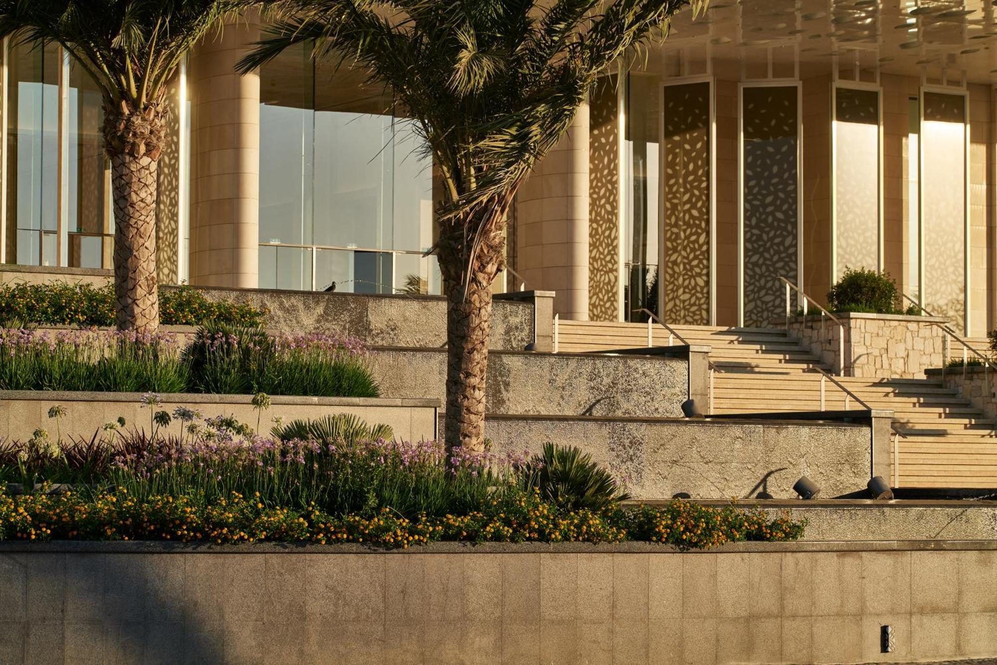 City Of Dreams Mediterranean - Integrated Resort, Casino & Entertainment Limassol Kültér fotó The Four Seasons Hotel, Bahrain