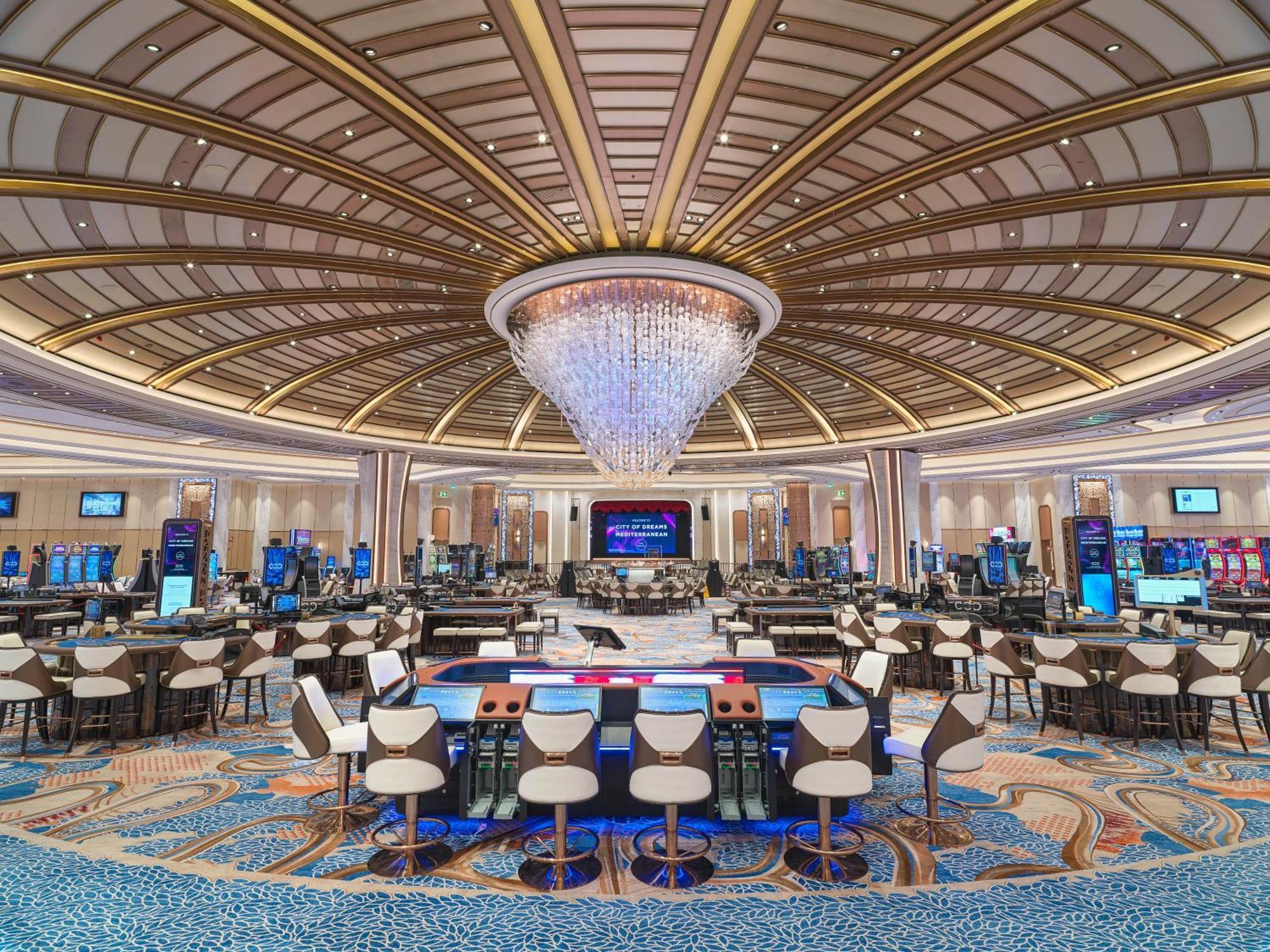 City Of Dreams Mediterranean - Integrated Resort, Casino & Entertainment Limassol Kültér fotó The casino floor at the MGM Grand